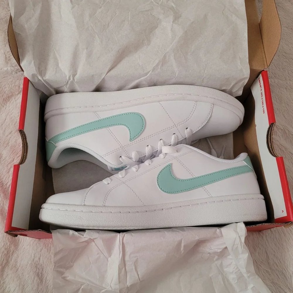 Nike Court Royale 2 Womens Shoes